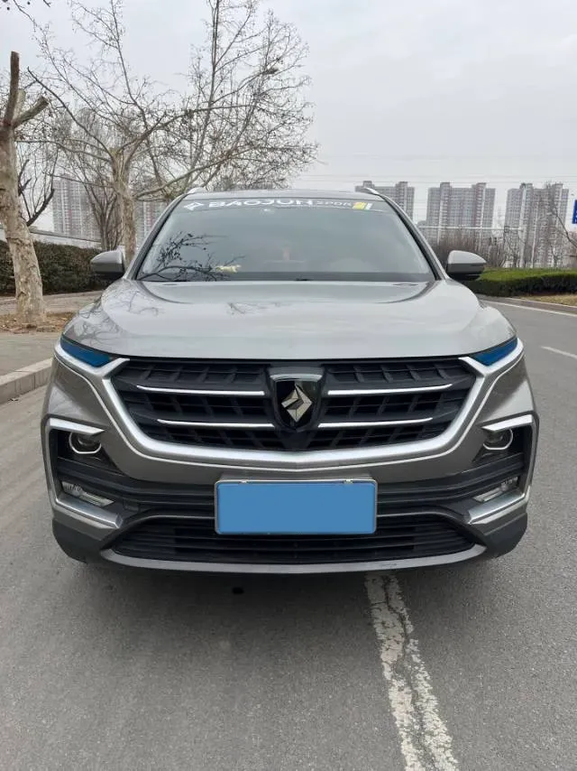 2018 BaoJun 530 1.5T 150HP L4 6MT,autocango,china used car exporter,china ev exporter,chinese used car exporter,chinese used ev exporter