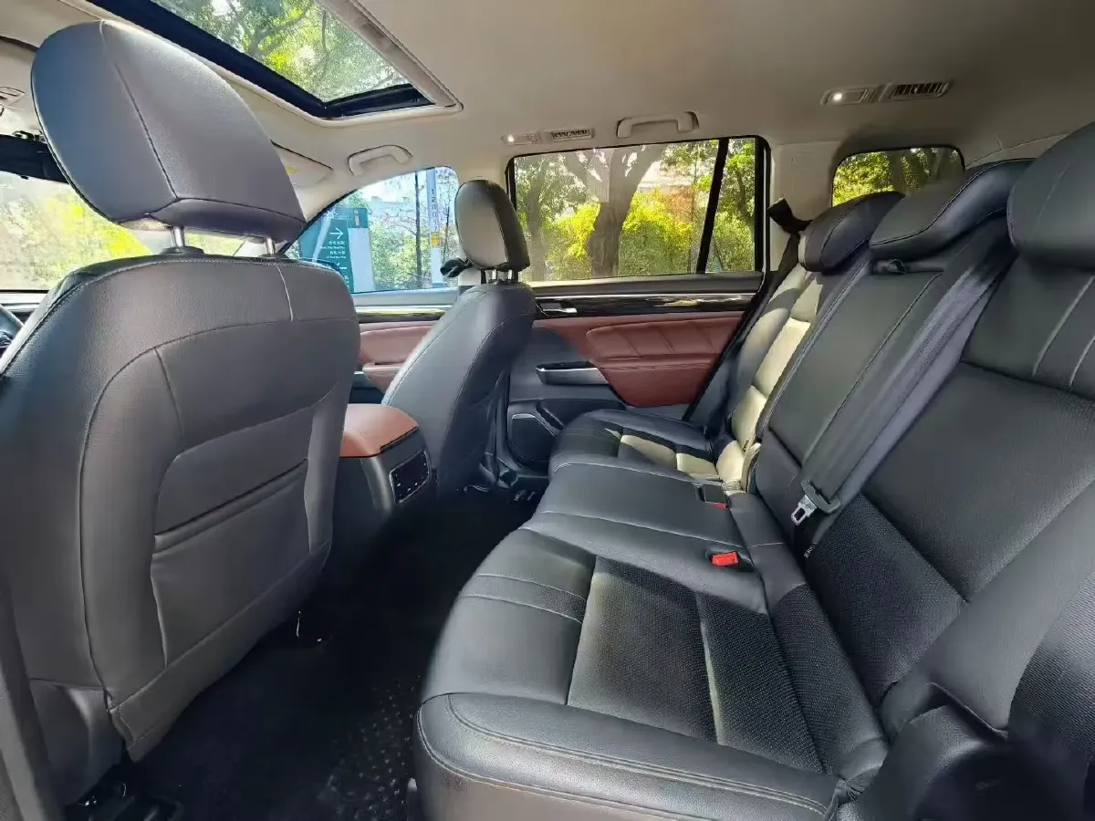 2017 GAC Trumpchi GS8 2.0T 201HP L4 6AT,autocango,china used car exporter,china ev exporter,chinese used car exporter,chinese used ev exporter