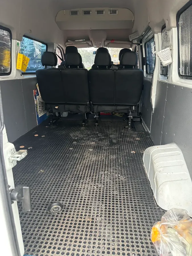 2023 MAXUS XinTu V80 2.0T 139HP L4 6MT,autocango,china used car exporter,china ev exporter,chinese used car exporter,chinese used ev exporter