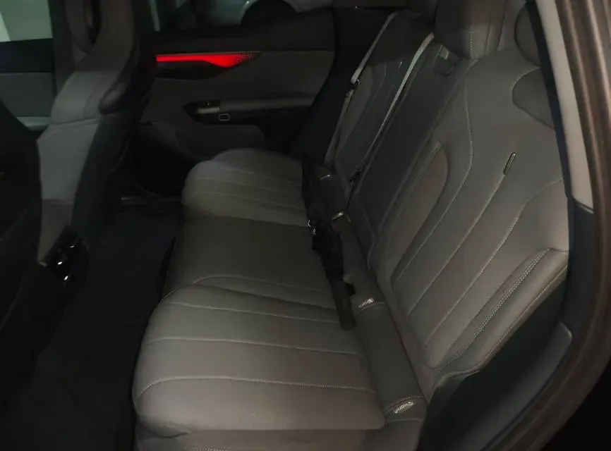 2024 LYNK&CO 07 EM-P 1.5T 163HP L4 3DHT PHEV 18.99KWH,autocango,china used car exporter,china ev exporter,chinese used car exporter,chinese used ev exporter