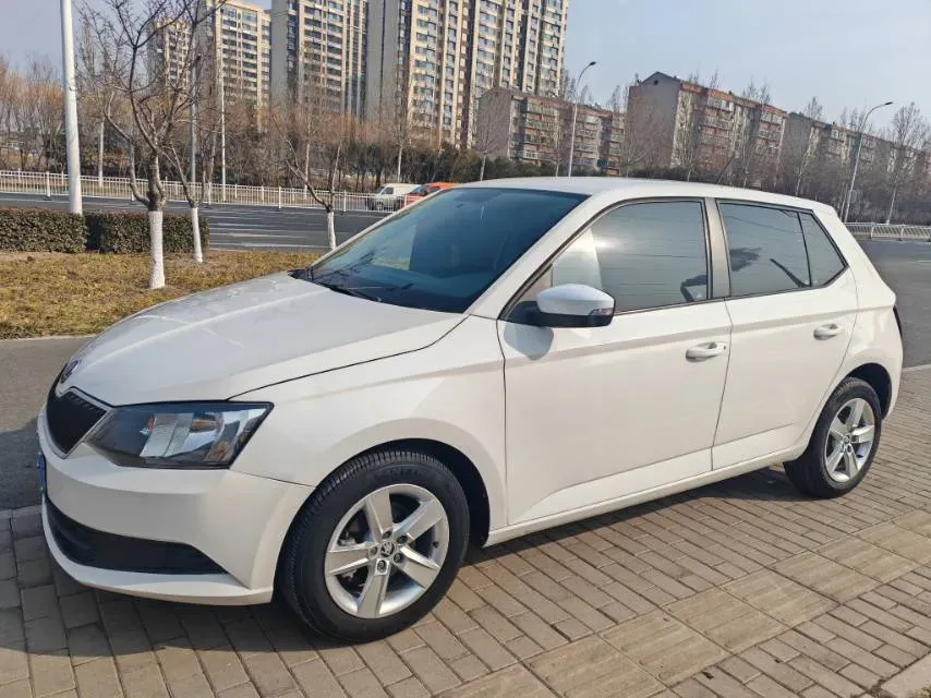 2017 Skoda Fabia 1.4L 90HP L4 6AT,autocango,china used car exporter,china ev exporter,chinese used car exporter,chinese used ev exporter