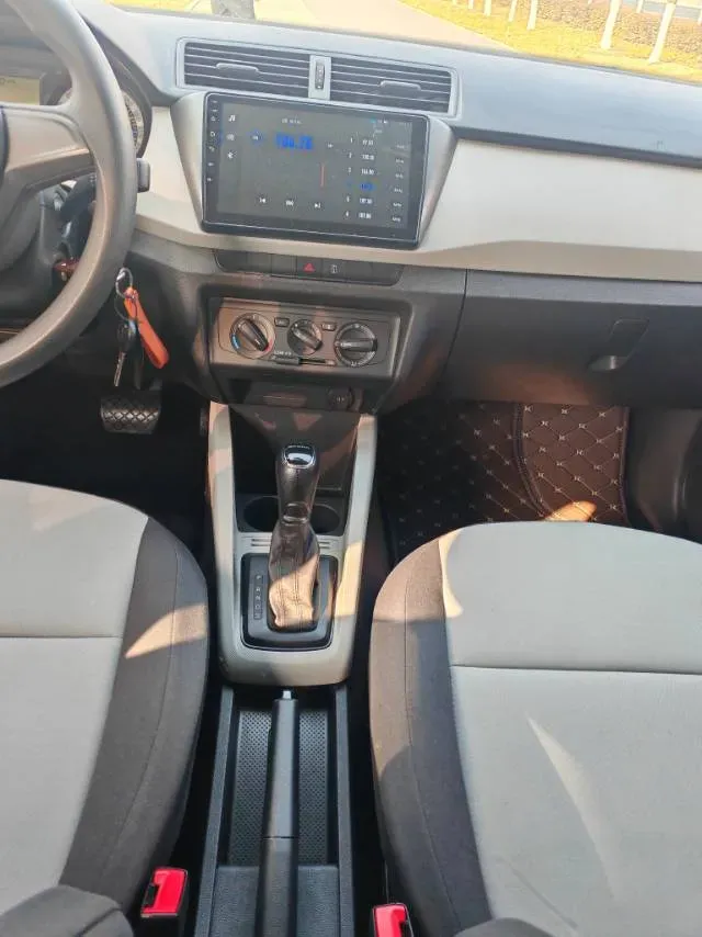 2017 Skoda Fabia 1.4L 90HP L4 6AT,autocango,china used car exporter,china ev exporter,chinese used car exporter,chinese used ev exporter