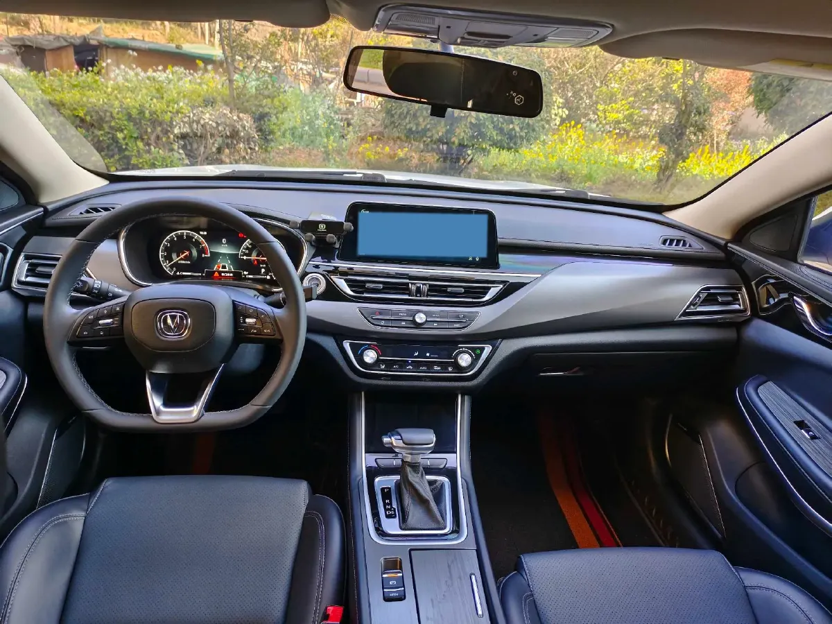 2021 ChangAn Raeton CC 1.5T 180HP L4 7DCT,autocango,china used car exporter,china ev exporter,chinese used car exporter,chinese used ev exporter