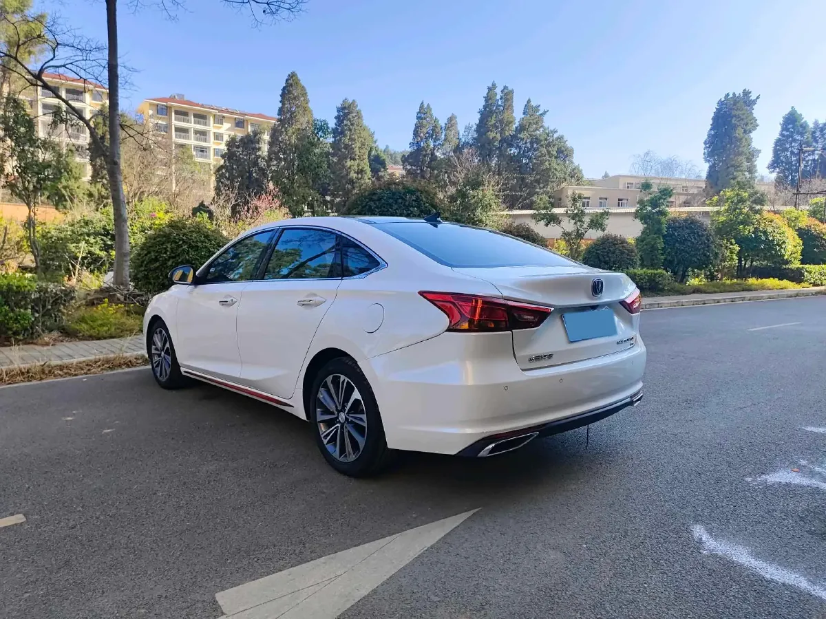 2021 ChangAn Raeton CC 1.5T 180HP L4 7DCT,autocango,china used car exporter,china ev exporter,chinese used car exporter,chinese used ev exporter