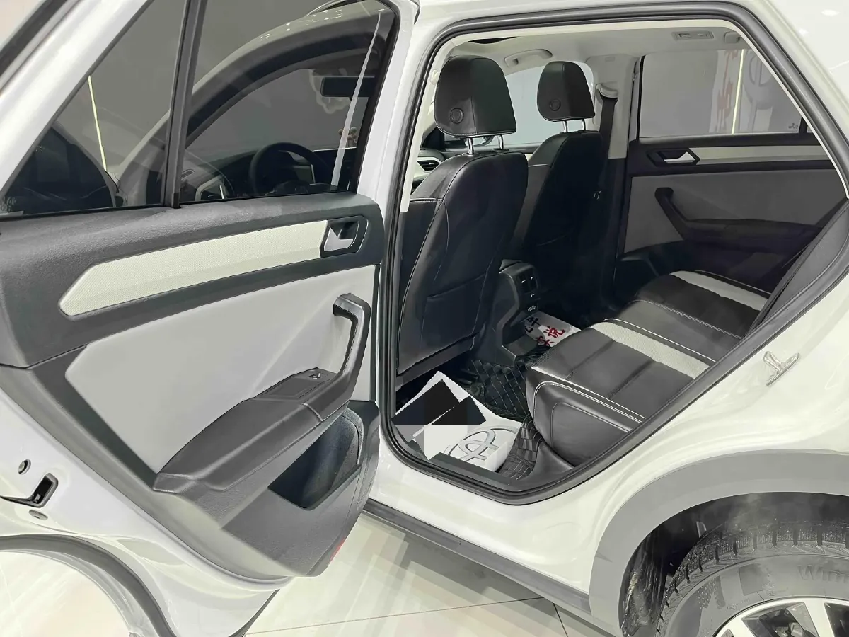 2023 Volkswagen T-Roc 1.4T 150HP L4 7DCT,autocango,china used car exporter,china ev exporter,chinese used car exporter,chinese used ev exporter