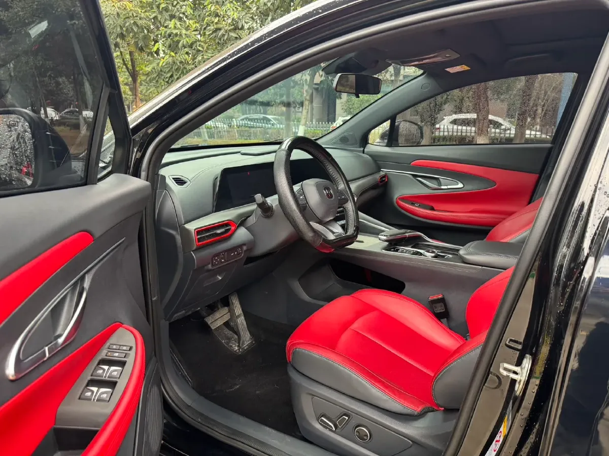 2020 ChangAn UNI-T 1.5T 180HP L4 7DCT,autocango,china used car exporter,china ev exporter,chinese used car exporter,chinese used ev exporter