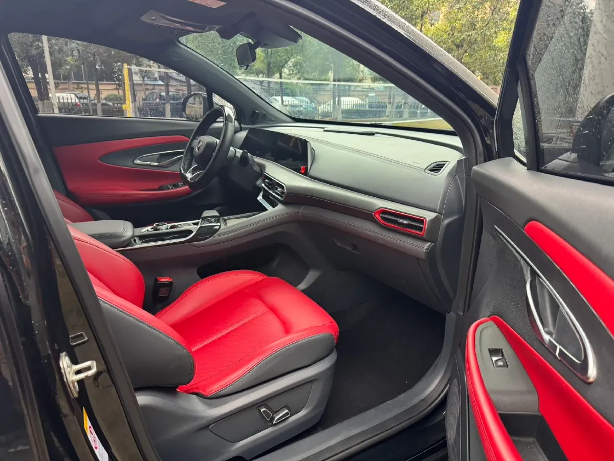 2020 ChangAn UNI-T 1.5T 180HP L4 7DCT,autocango,china used car exporter,china ev exporter,chinese used car exporter,chinese used ev exporter