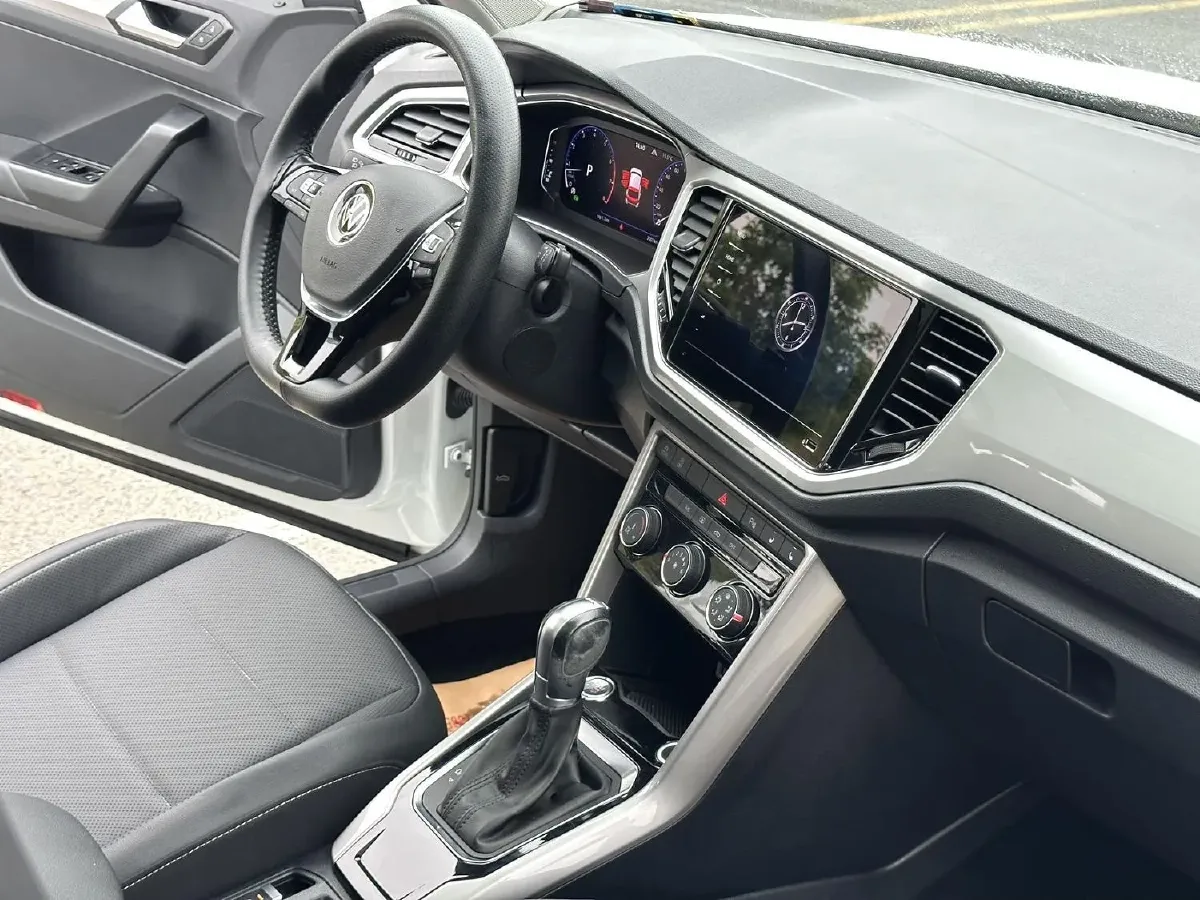 2021 Volkswagen T-Roc 1.4T 150HP L4 7DCT,autocango,china used car exporter,china ev exporter,chinese used car exporter,chinese used ev exporter