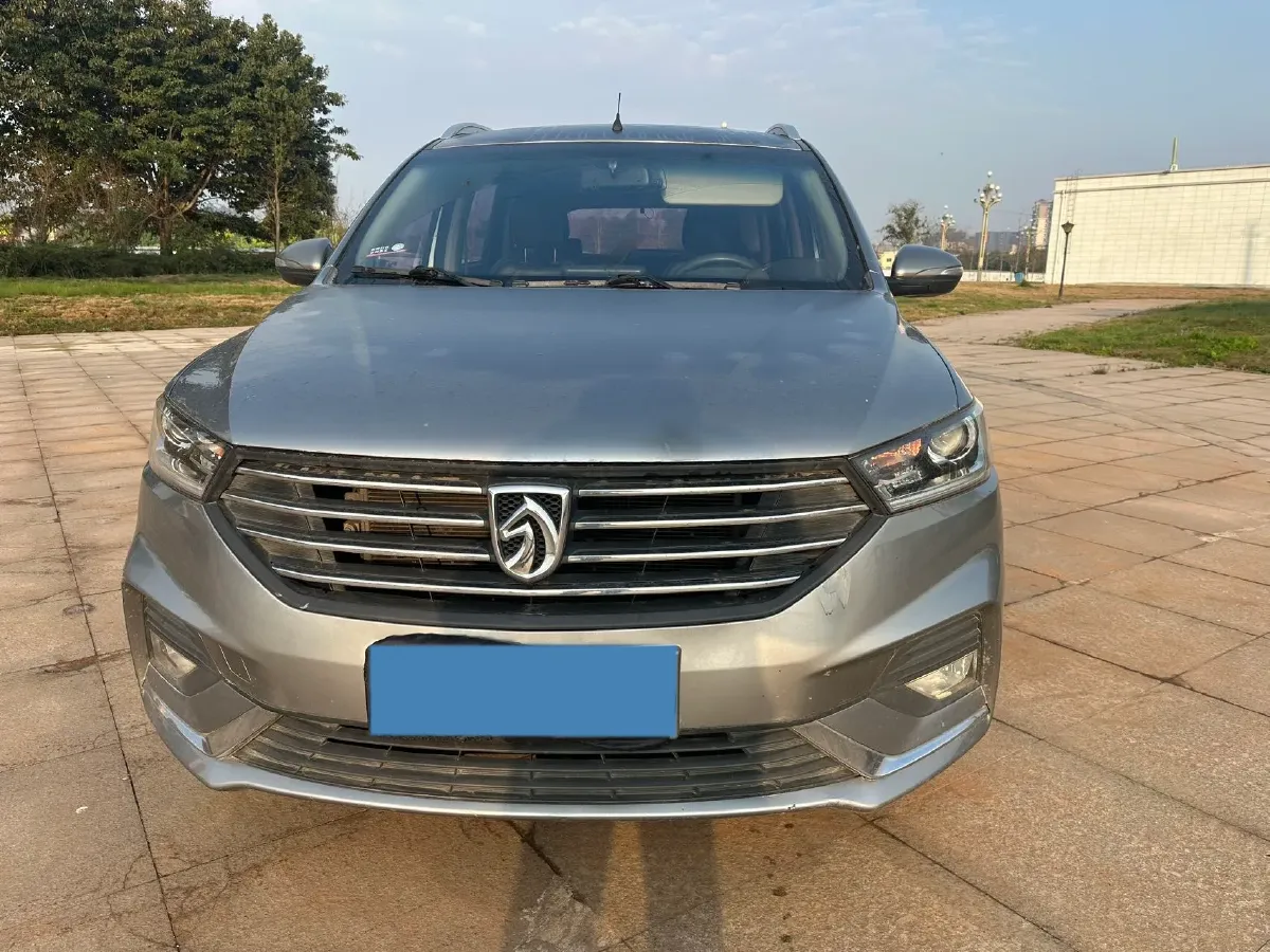 2018 BaoJun 530 1.5T 150HP L4 6MT,autocango,china used car exporter,china ev exporter,chinese used car exporter,chinese used ev exporter