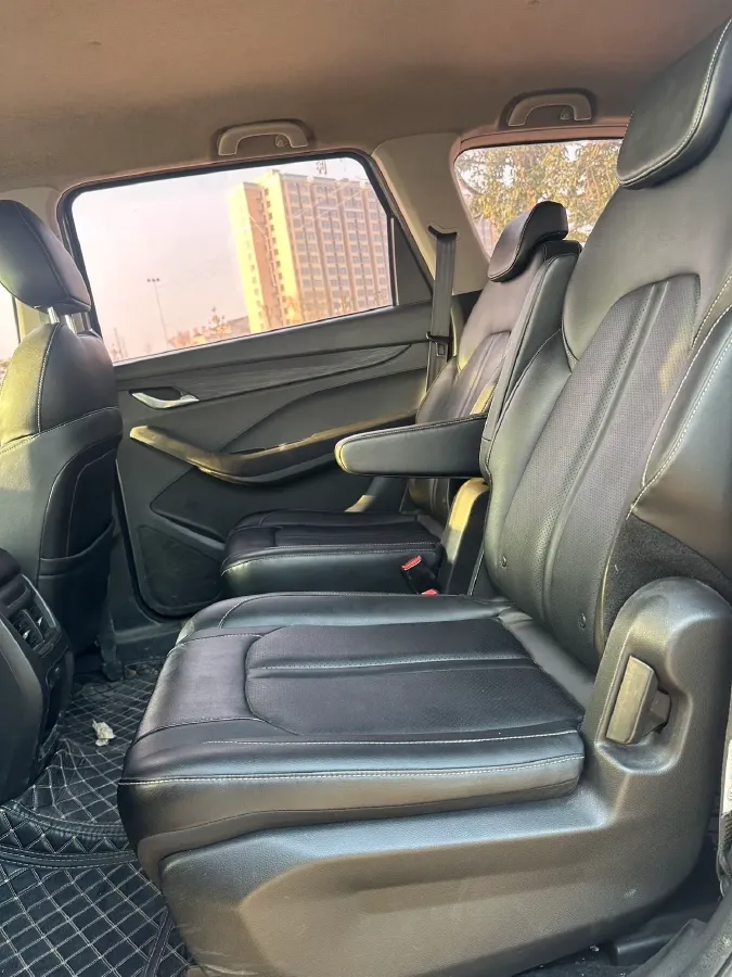 2018 BaoJun 530 1.5T 150HP L4 6MT,autocango,china used car exporter,china ev exporter,chinese used car exporter,chinese used ev exporter