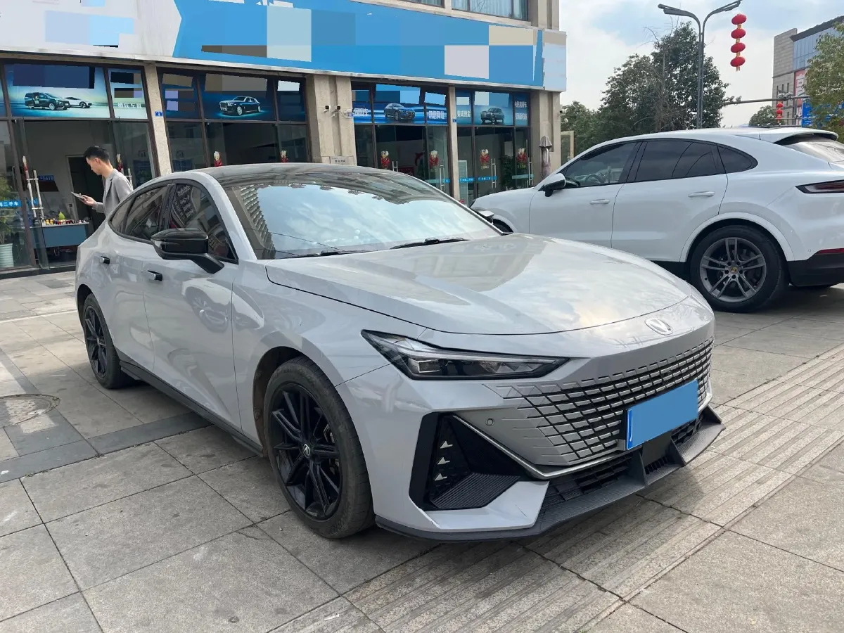 2022 ChangAn UNI-V 1.5T 188HP L4 7DCT,autocango,china used car exporter,china ev exporter,chinese used car exporter,chinese used ev exporter