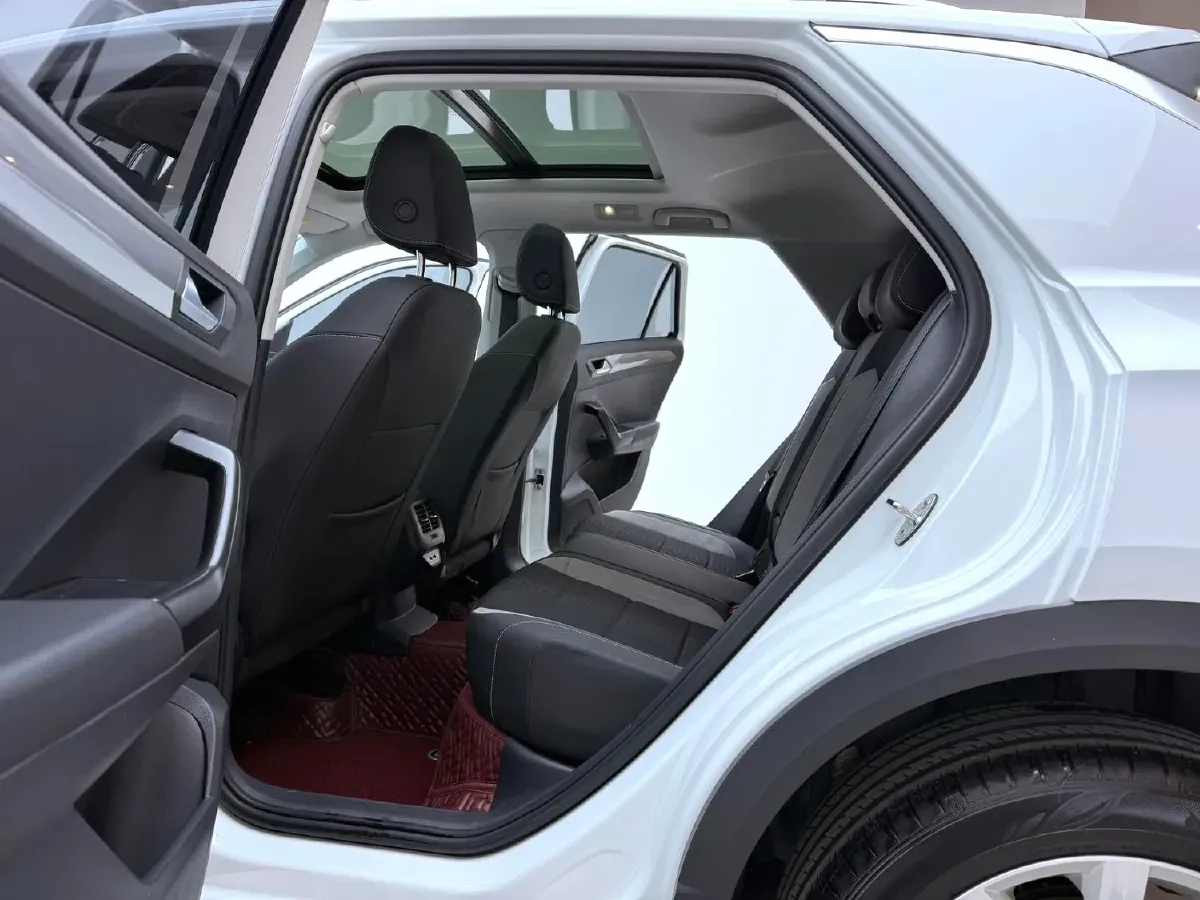 2021 Volkswagen T-Roc 1.4T 150HP L4 7DCT,autocango,china used car exporter,china ev exporter,chinese used car exporter,chinese used ev exporter