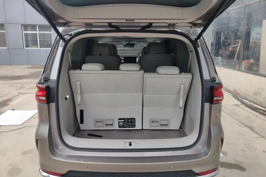 2023 Roewe iMAX8 2.0T 234HP L4 8AT,autocango,china used car exporter,china ev exporter,chinese used car exporter,chinese used ev exporter