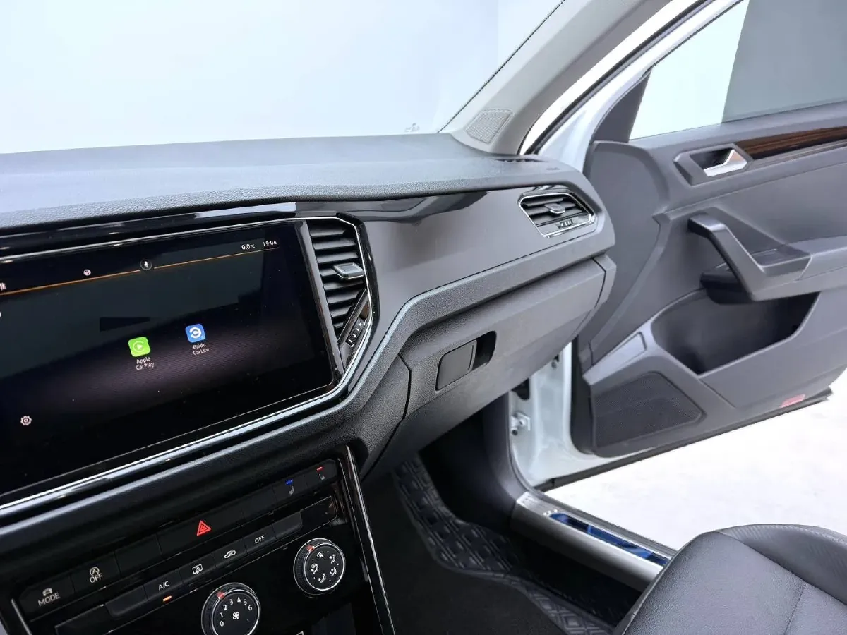 2021 Volkswagen T-Roc 1.4T 150HP L4 7DCT,autocango,china used car exporter,china ev exporter,chinese used car exporter,chinese used ev exporter