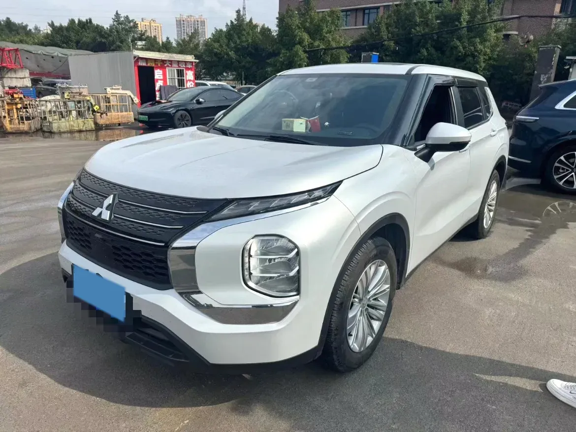 2023 Mitsubishi Outlander 1.5T 215HP L4 CVT,autocango,china used car exporter,china ev exporter,chinese used car exporter,chinese used ev exporter