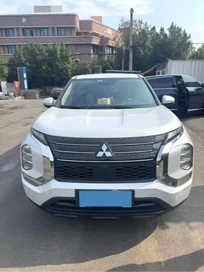 2023 Mitsubishi Outlander 1.5T 215HP L4 CVT,autocango,china used car exporter,china ev exporter,chinese used car exporter,chinese used ev exporter