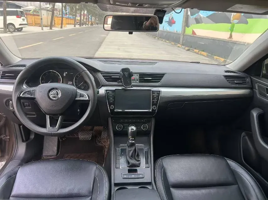 2016 Skoda Superb 1.8T 180HP L4 7DCT,autocango,china used car exporter,china ev exporter,chinese used car exporter,chinese used ev exporter