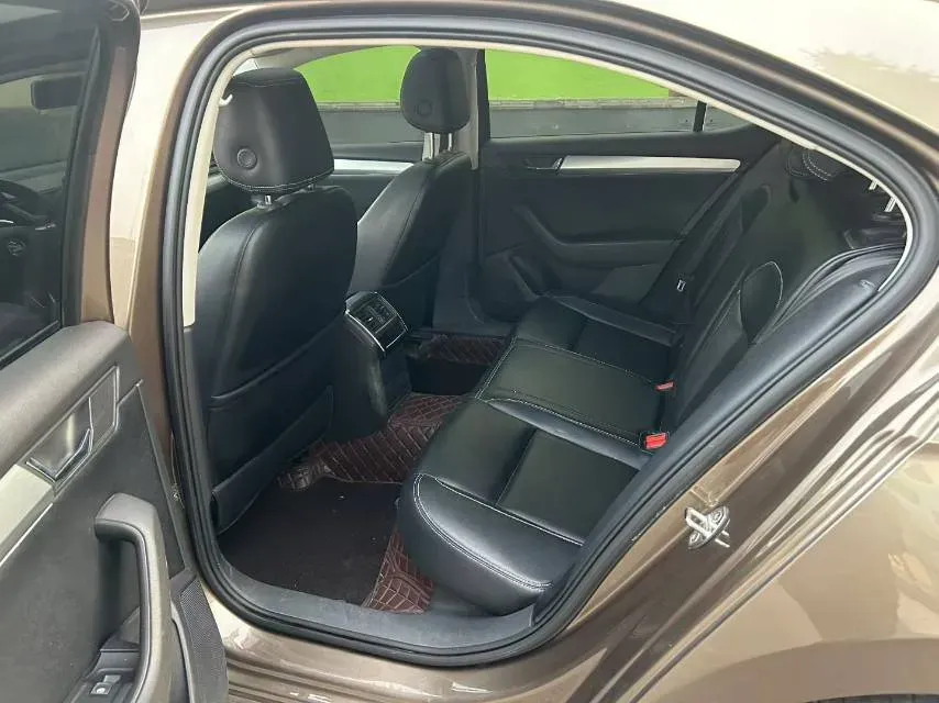 2016 Skoda Superb 1.8T 180HP L4 7DCT,autocango,china used car exporter,china ev exporter,chinese used car exporter,chinese used ev exporter