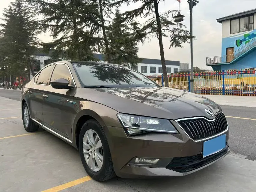 2016 Skoda Superb 1.8T 180HP L4 7DCT,autocango,china used car exporter,china ev exporter,chinese used car exporter,chinese used ev exporter