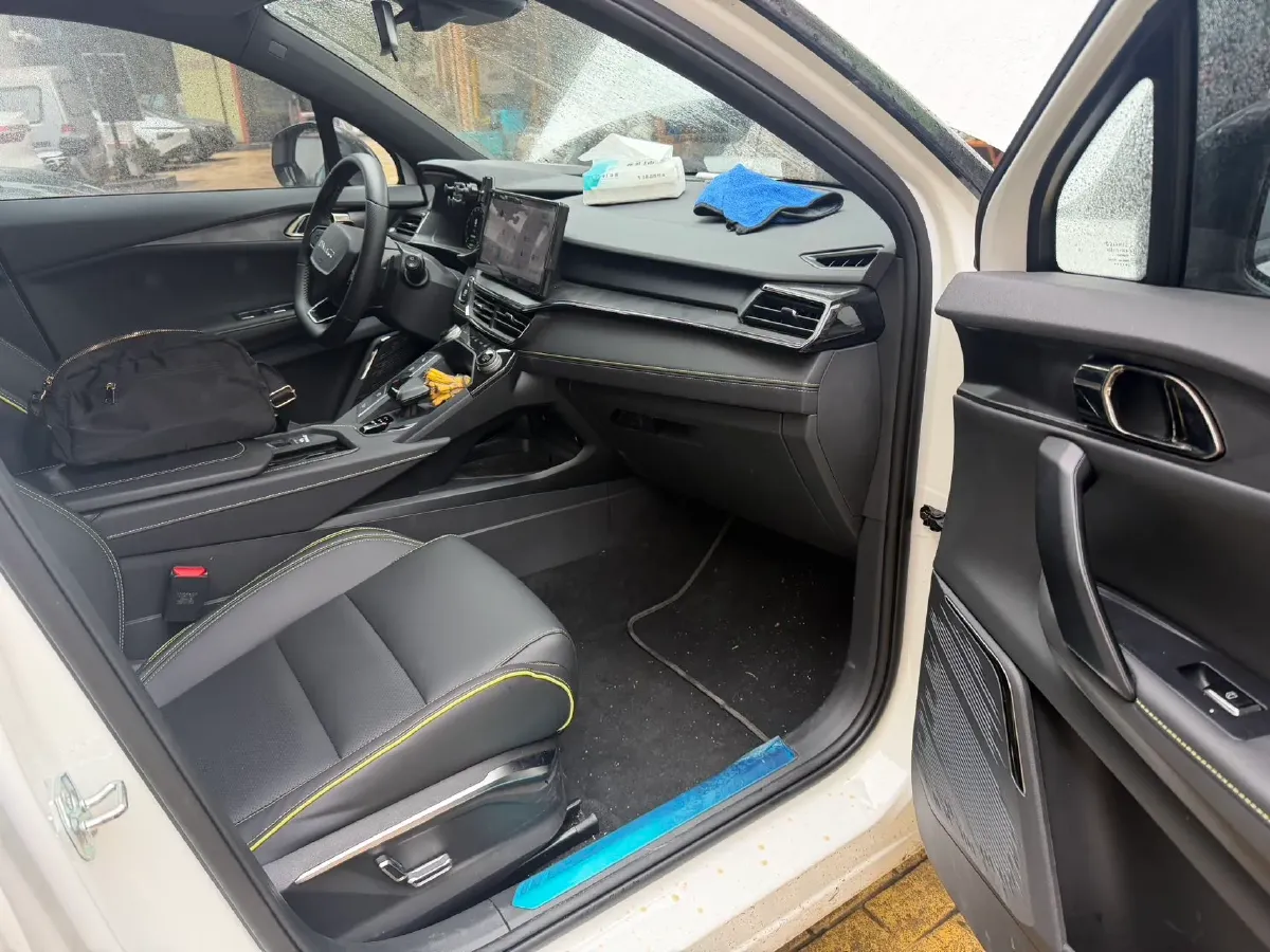 2023 LYNK&CO 06 1.5T 181HP L4 7DCT,autocango,china used car exporter,china ev exporter,chinese used car exporter,chinese used ev exporter