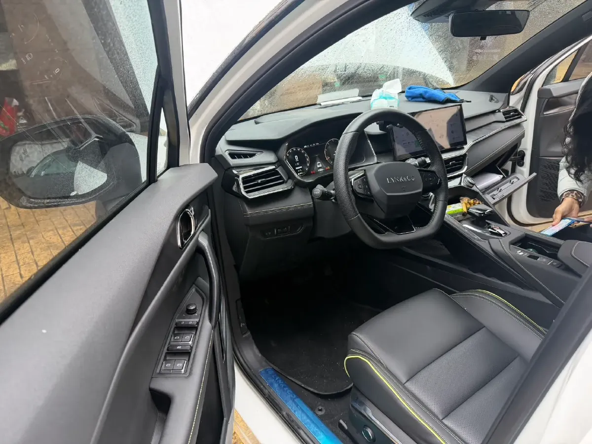 2023 LYNK&CO 06 1.5T 181HP L4 7DCT,autocango,china used car exporter,china ev exporter,chinese used car exporter,chinese used ev exporter