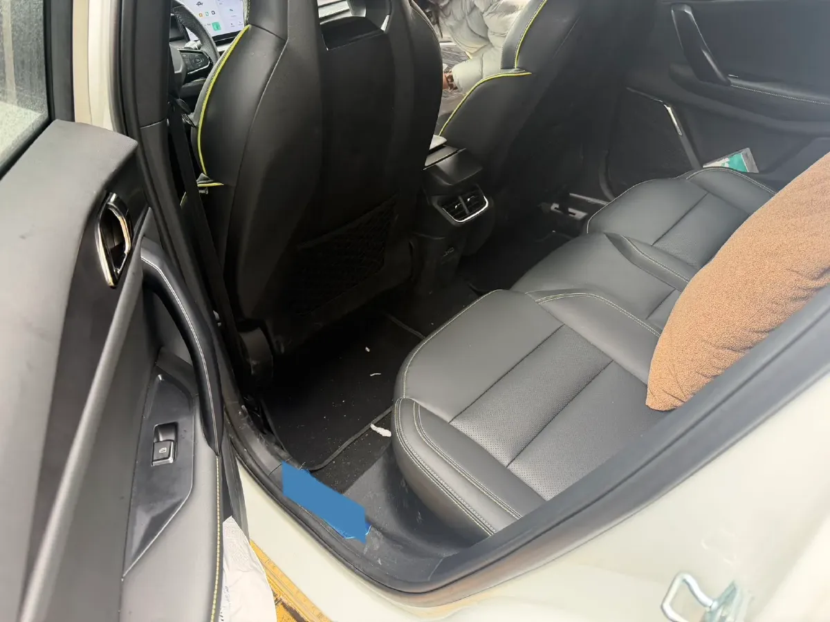 2023 LYNK&CO 06 1.5T 181HP L4 7DCT,autocango,china used car exporter,china ev exporter,chinese used car exporter,chinese used ev exporter