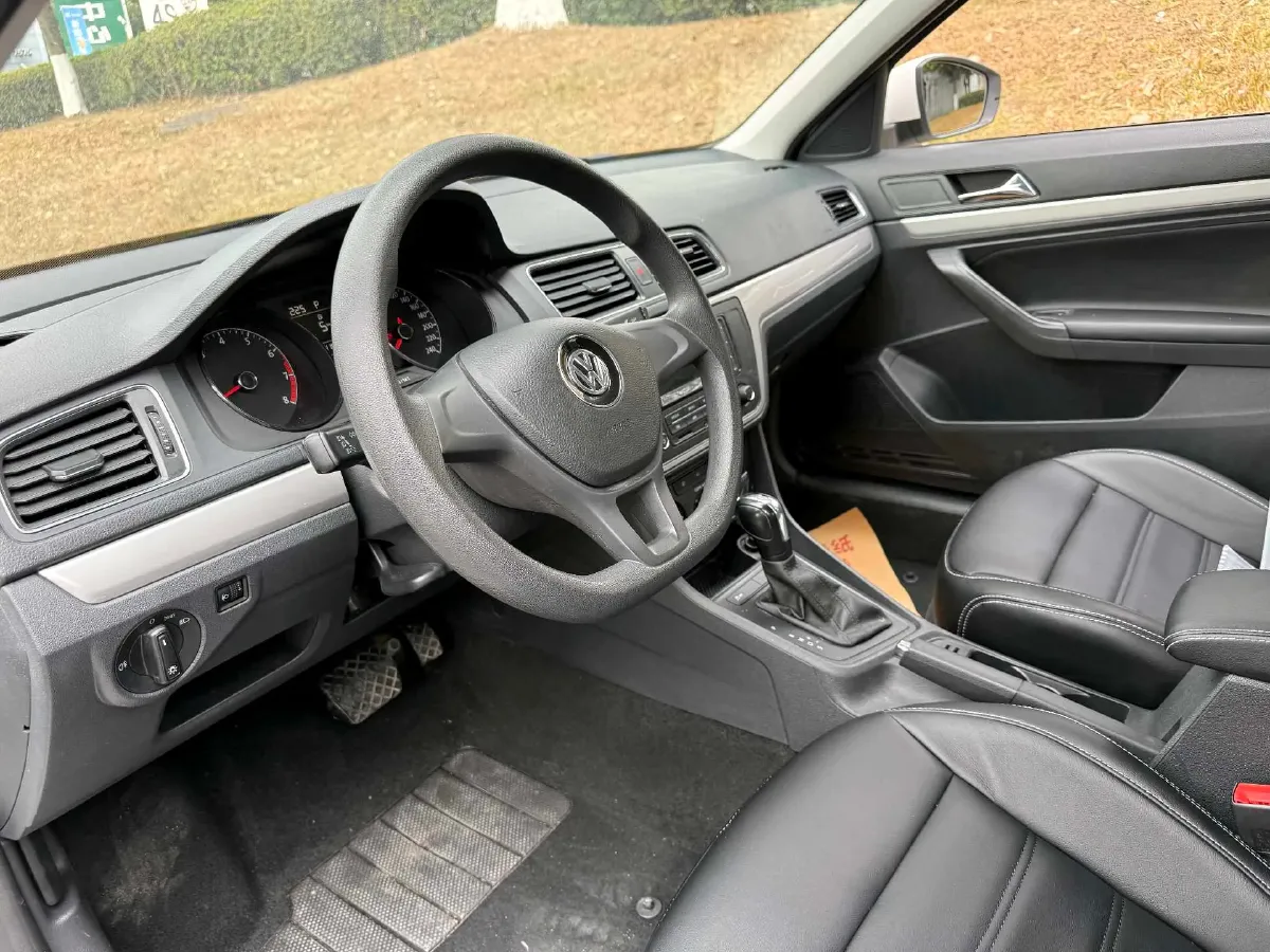 2017 Volkswagen Lavida 1.6L 110HP L4 6AT,autocango,china used car exporter,china ev exporter,chinese used car exporter,chinese used ev exporter