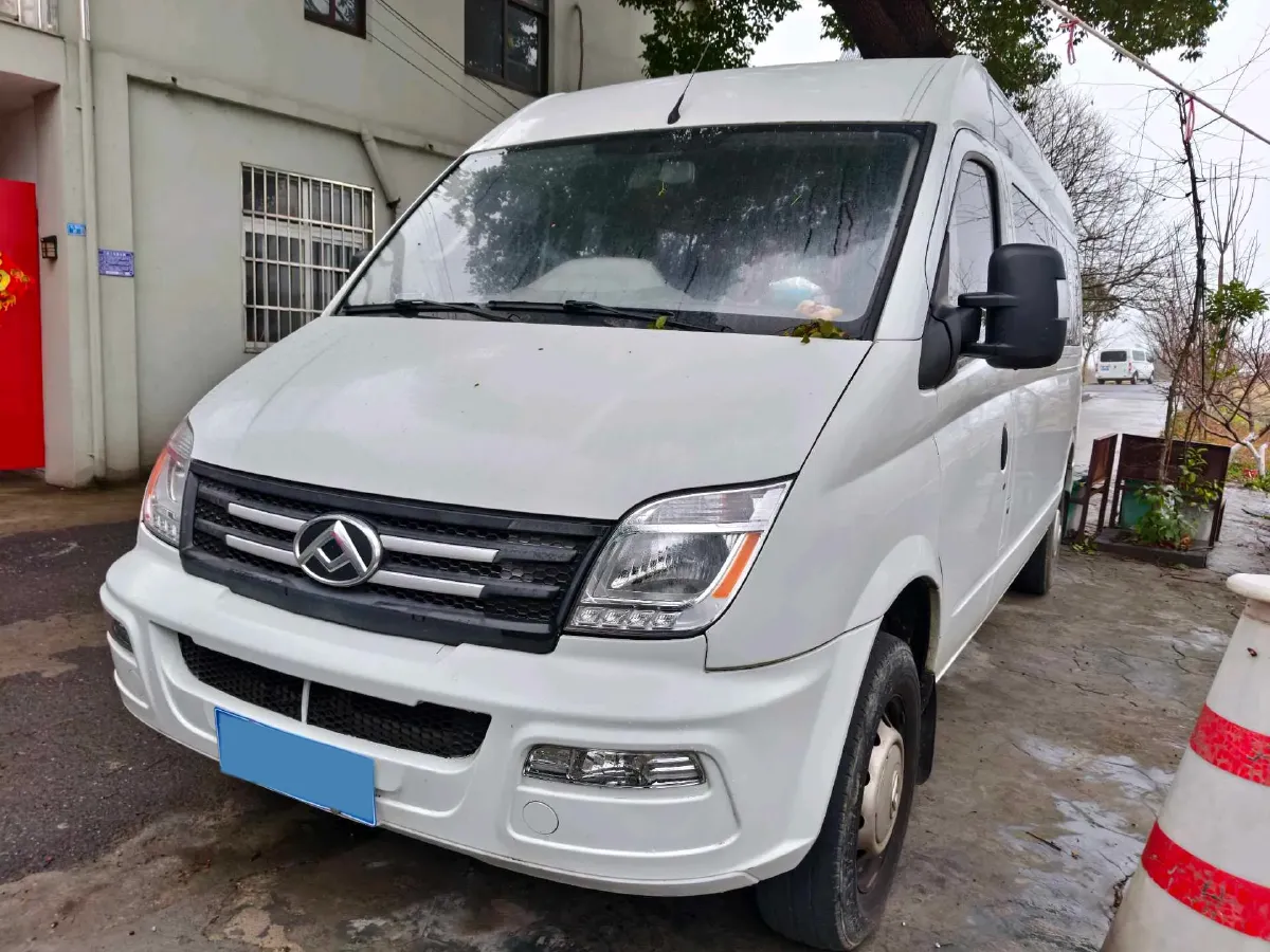 2019 MAXUS XinTu V80 2.0T 139HP L4 6MT,autocango,china used car exporter,china ev exporter,chinese used car exporter,chinese used ev exporter