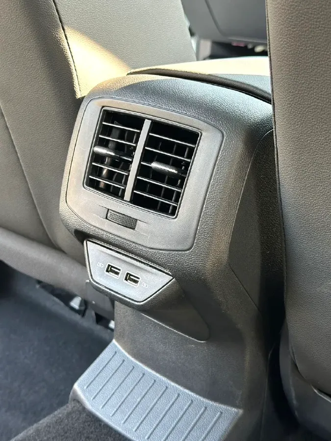 2021 Volkswagen T-Roc 1.4T 150HP L4 7DCT,autocango,china used car exporter,china ev exporter,chinese used car exporter,chinese used ev exporter