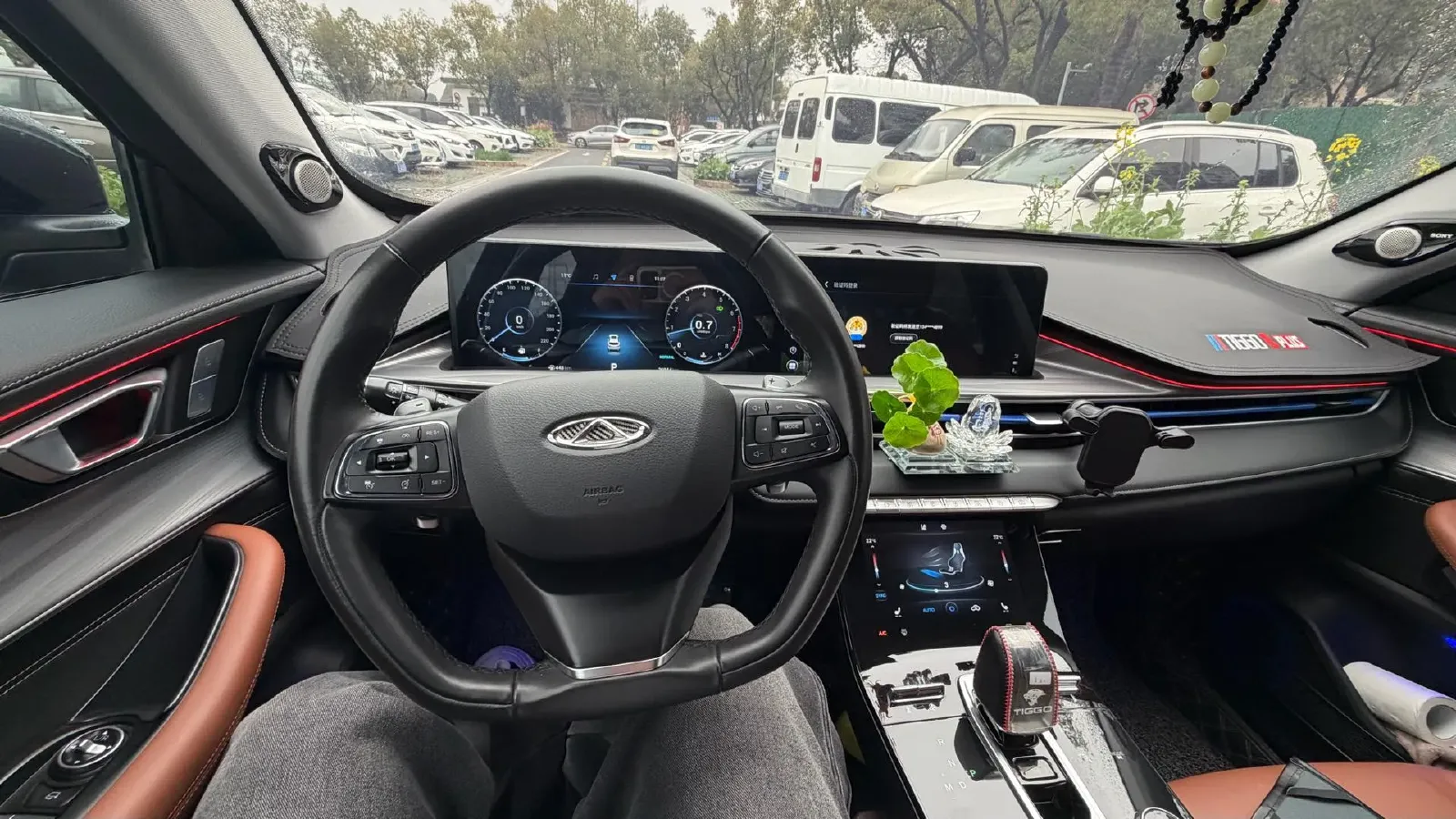 2021 Chery Tiggo 8 Plus 1.6T 197HP L4 7DCT,autocango,china used car exporter,china ev exporter,chinese used car exporter,chinese used ev exporter