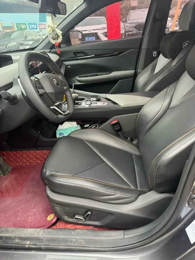 2022 ChangAn UNI-V 1.5T 188HP L4 7DCT,autocango,china used car exporter,china ev exporter,chinese used car exporter,chinese used ev exporter