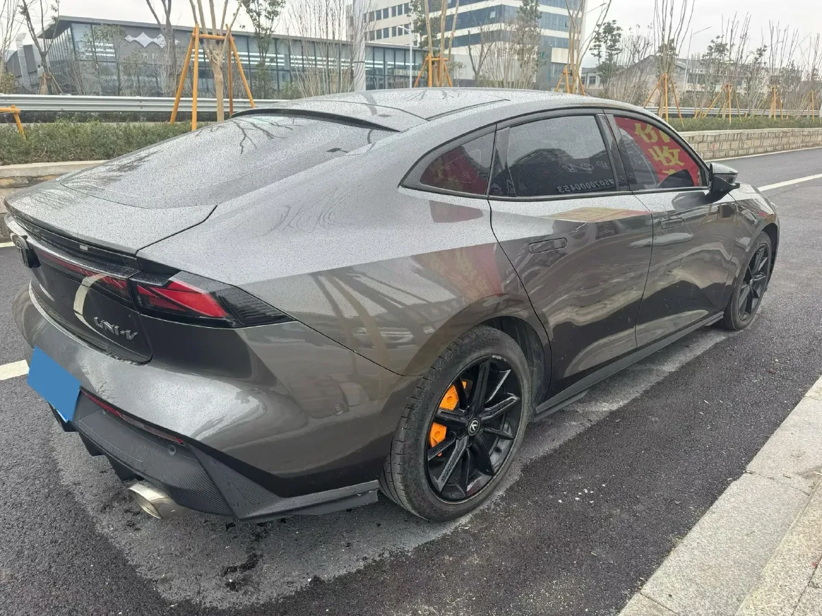 2022 ChangAn UNI-V 1.5T 188HP L4 7DCT,autocango,china used car exporter,china ev exporter,chinese used car exporter,chinese used ev exporter