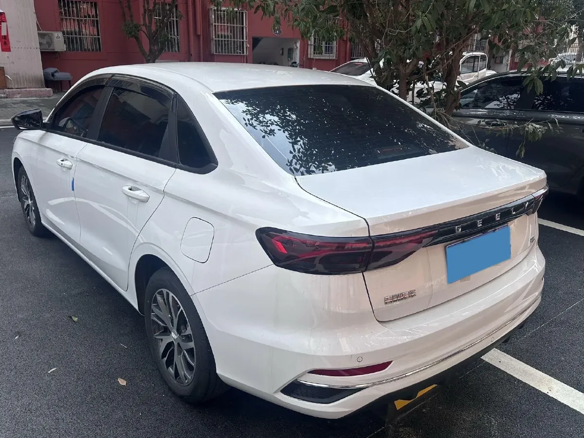 2025 Geely Emgrand 1.5L 127HP L4 CVT,autocango,china used car exporter,china ev exporter,chinese used car exporter,chinese used ev exporter