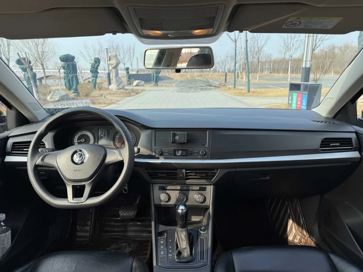 2018 Landwind XiaoYao 1.5T 163HP L4 CVT,autocango,china used car exporter,china ev exporter,chinese used car exporter,chinese used ev exporter