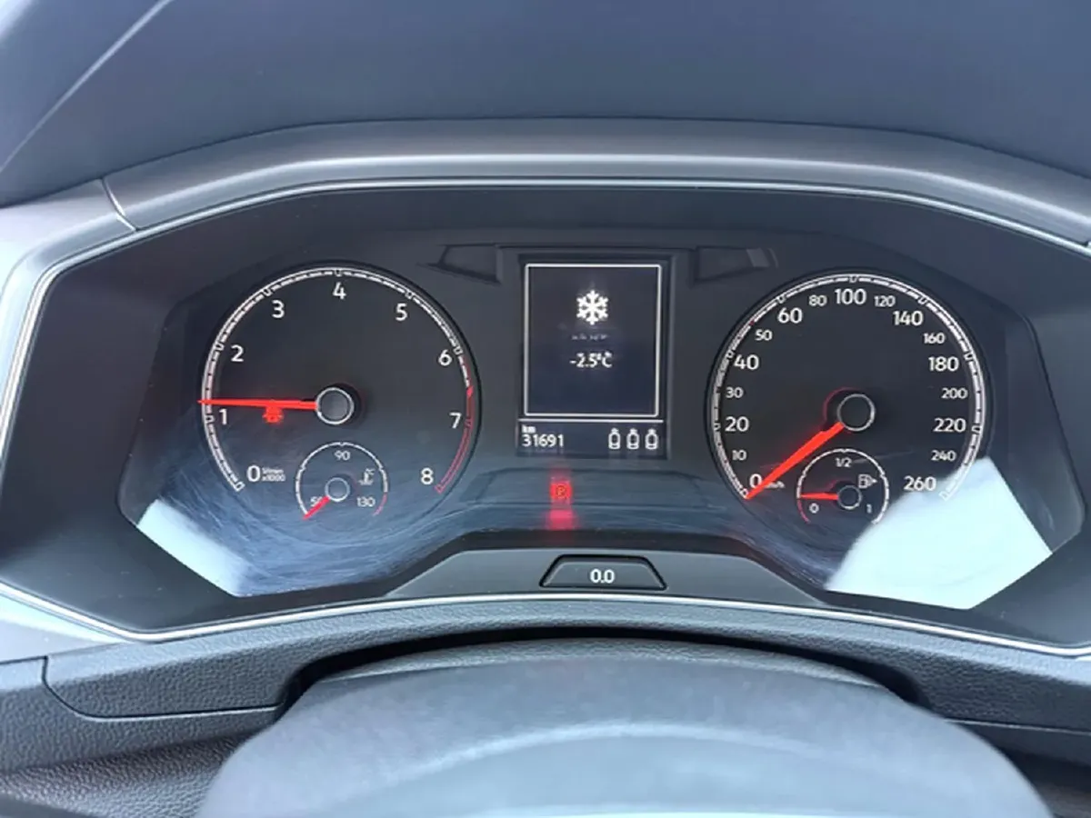 2021 Volkswagen T-Roc 1.4T 150HP L4 7DCT,autocango,china used car exporter,china ev exporter,chinese used car exporter,chinese used ev exporter