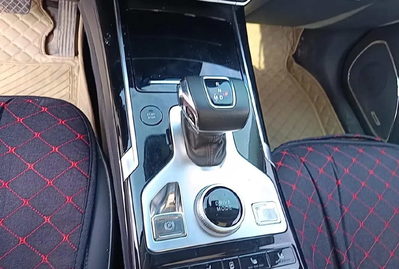 2019 HongQi HS5 2.0T 224HP L4 6AT,autocango,china used car exporter,china ev exporter,chinese used car exporter,chinese used ev exporter