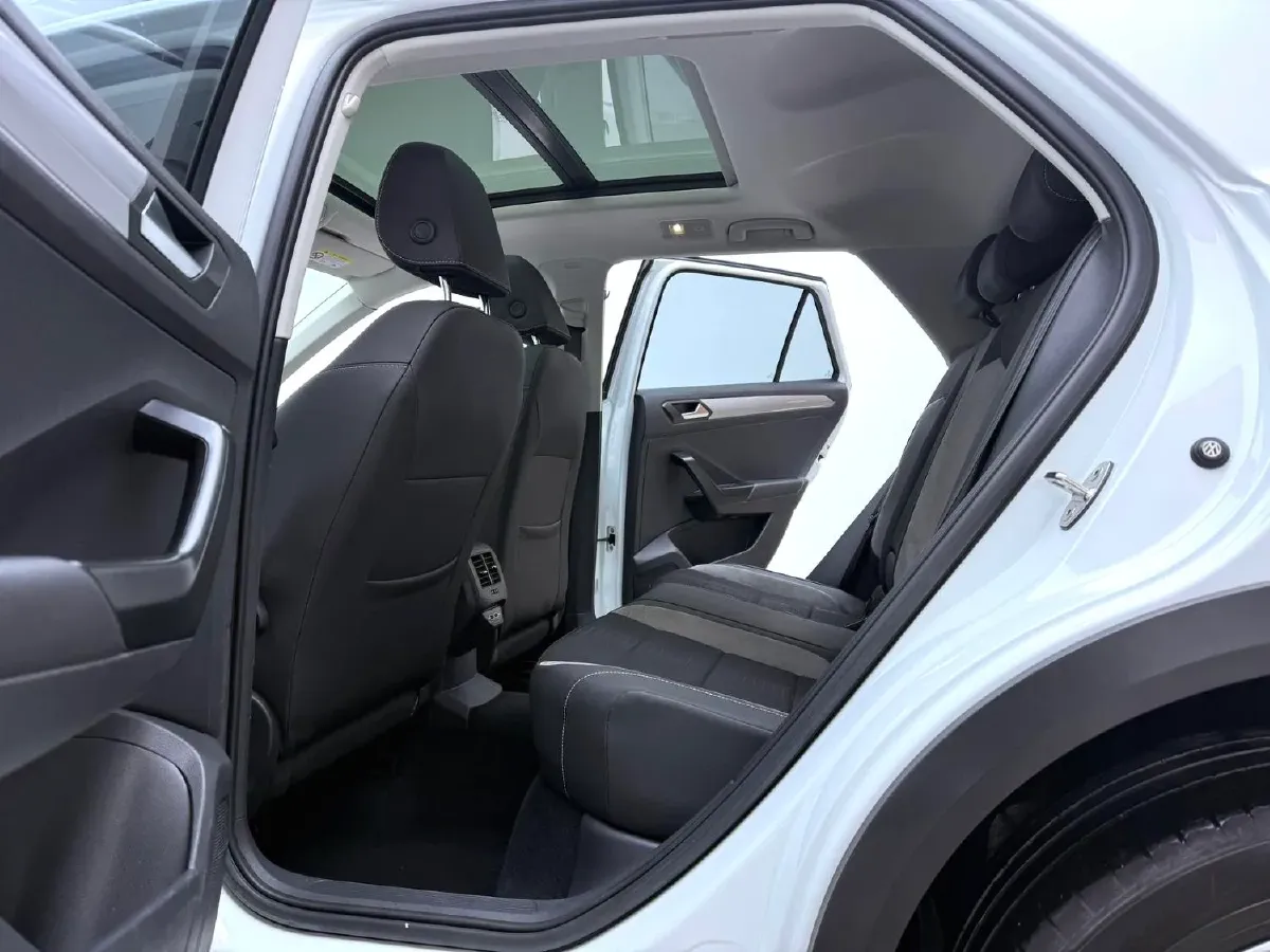 2021 Volkswagen T-Roc 1.4T 150HP L4 7DCT,autocango,china used car exporter,china ev exporter,chinese used car exporter,chinese used ev exporter