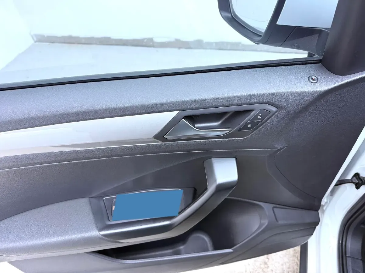 2021 Volkswagen T-Roc 1.4T 150HP L4 7DCT,autocango,china used car exporter,china ev exporter,chinese used car exporter,chinese used ev exporter