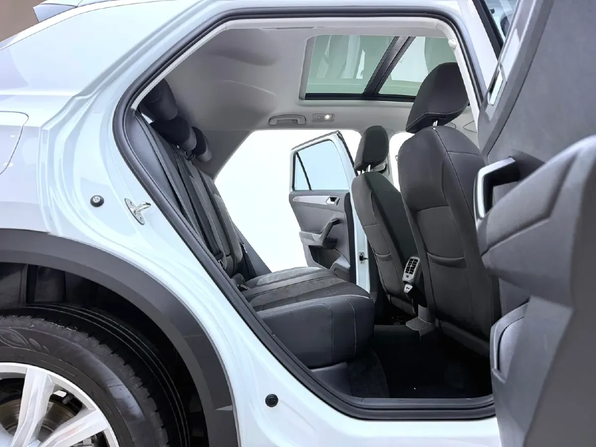 2021 Volkswagen T-Roc 1.4T 150HP L4 7DCT,autocango,china used car exporter,china ev exporter,chinese used car exporter,chinese used ev exporter