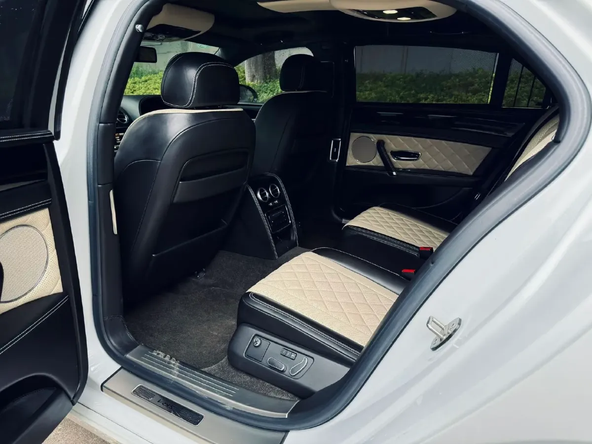 2017 Bentley Flying Spur 4.0T 507HP V8 8AT,autocango,china used car exporter,china ev exporter,chinese used car exporter,chinese used ev exporter