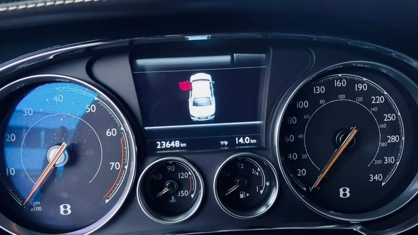 2017 Bentley Flying Spur 4.0T 507HP V8 8AT,autocango,china used car exporter,china ev exporter,chinese used car exporter,chinese used ev exporter