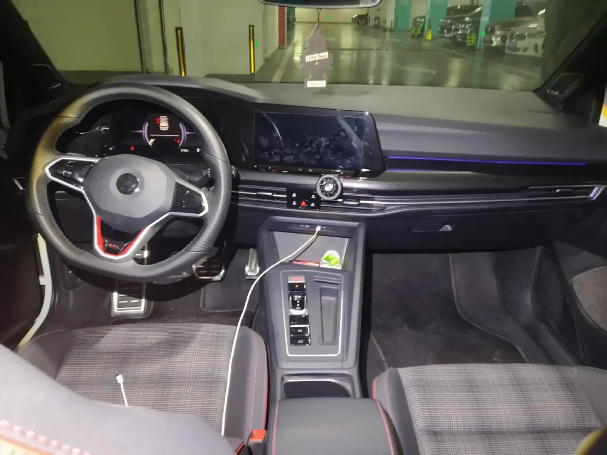 2023 Volkswagen GolfGTI 2.0T 220HP L4 7DCT,autocango,china used car exporter,china ev exporter,chinese used car exporter,chinese used ev exporter