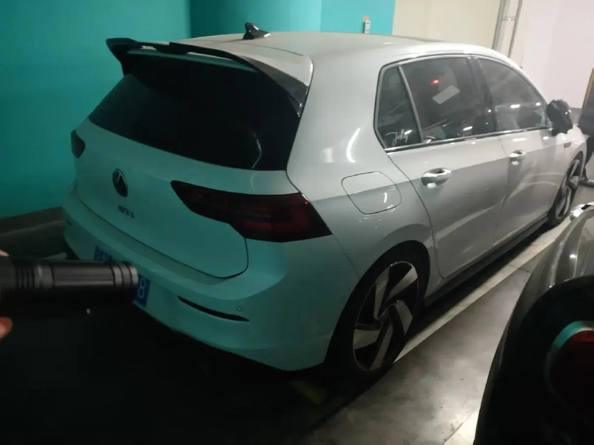 2023 Volkswagen GolfGTI 2.0T 220HP L4 7DCT,autocango,china used car exporter,china ev exporter,chinese used car exporter,chinese used ev exporter