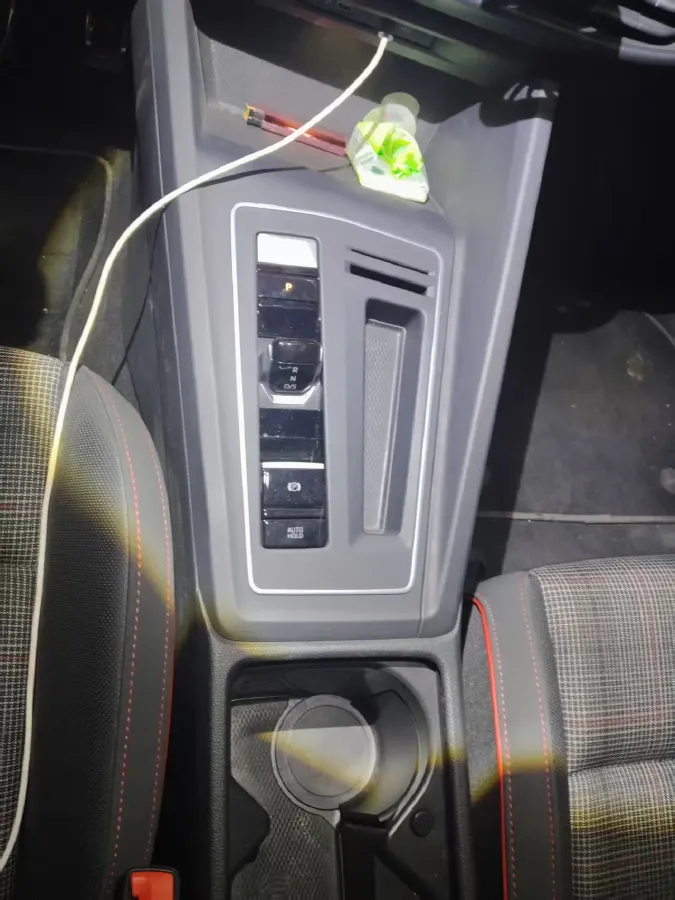 2023 Volkswagen GolfGTI 2.0T 220HP L4 7DCT,autocango,china used car exporter,china ev exporter,chinese used car exporter,chinese used ev exporter