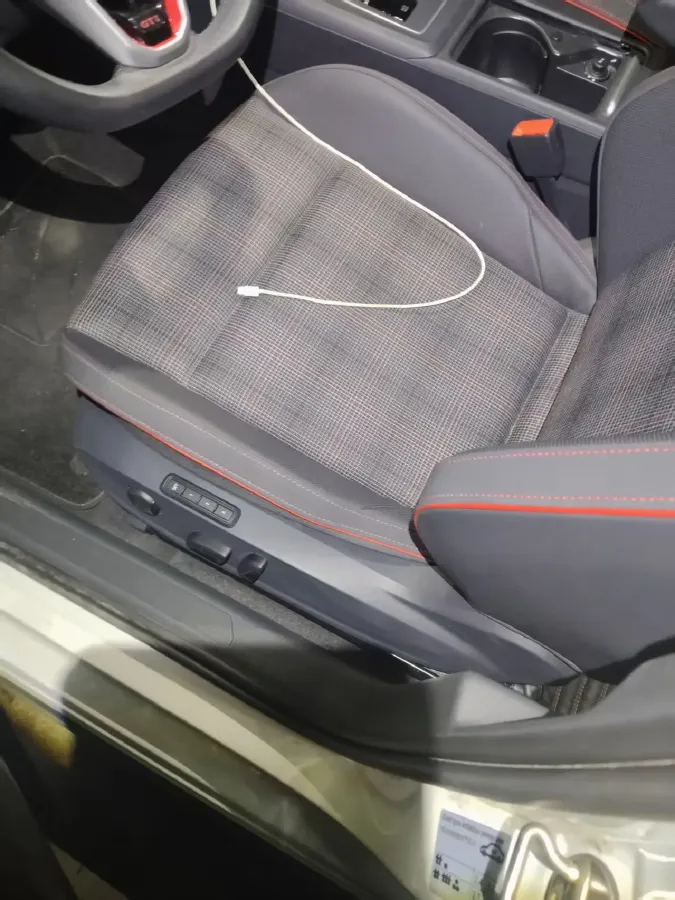 2023 Volkswagen GolfGTI 2.0T 220HP L4 7DCT,autocango,china used car exporter,china ev exporter,chinese used car exporter,chinese used ev exporter