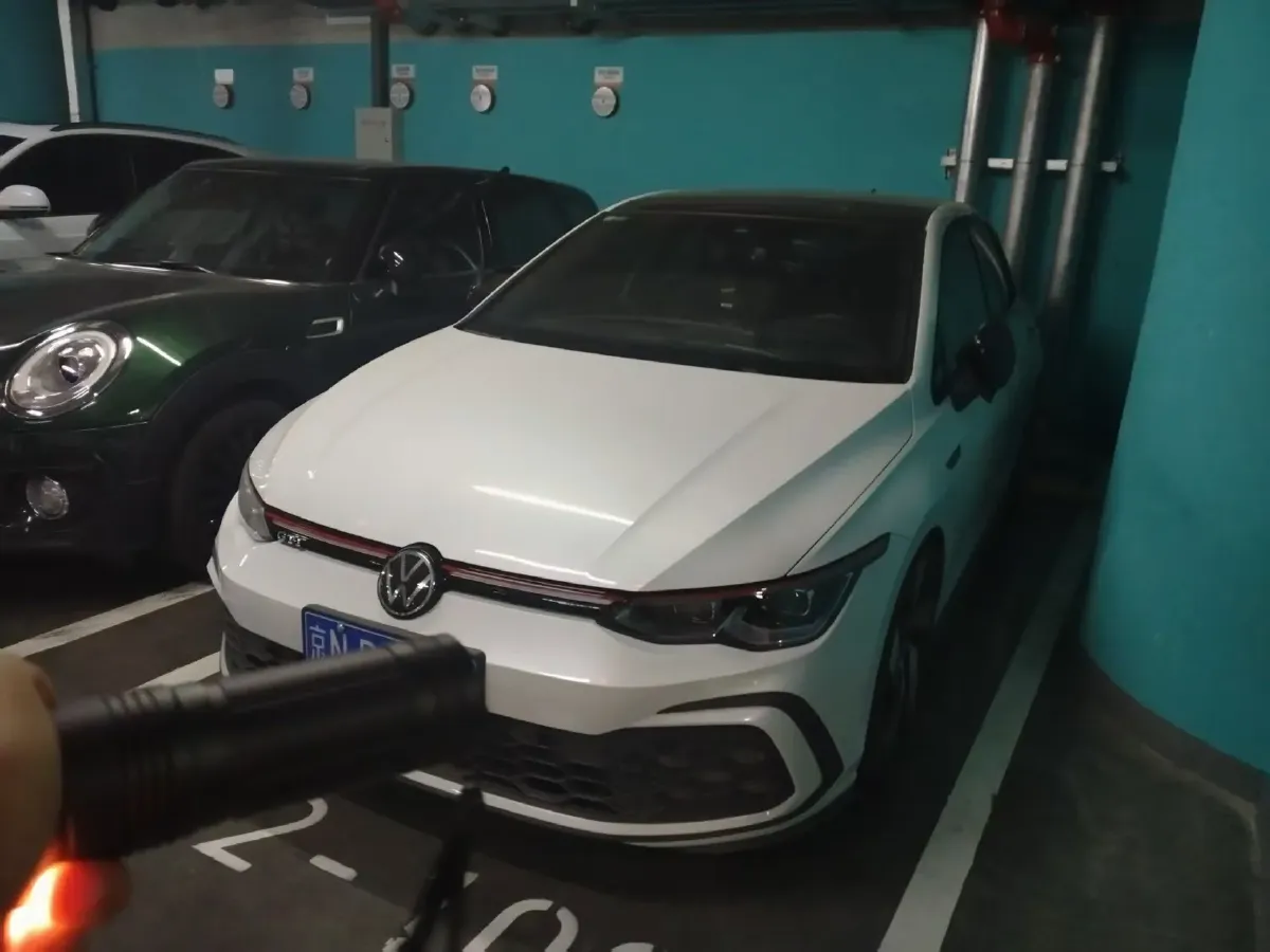 2023 Volkswagen GolfGTI 2.0T 220HP L4 7DCT,autocango,china used car exporter,china ev exporter,chinese used car exporter,chinese used ev exporter