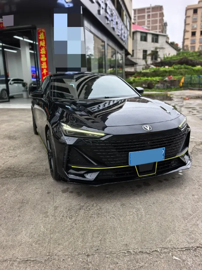2022 ChangAn UNI-V 1.5T 188HP L4 7DCT,autocango,china used car exporter,china ev exporter,chinese used car exporter,chinese used ev exporter