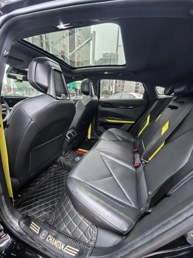 2022 ChangAn UNI-V 1.5T 188HP L4 7DCT,autocango,china used car exporter,china ev exporter,chinese used car exporter,chinese used ev exporter