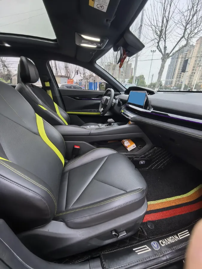 2022 ChangAn UNI-V 1.5T 188HP L4 7DCT,autocango,china used car exporter,china ev exporter,chinese used car exporter,chinese used ev exporter