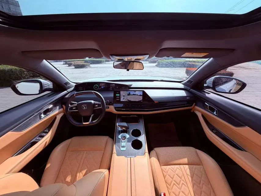 2021 ChangAn UNI-K 2.0T 233HP L4 8AT,autocango,china used car exporter,china ev exporter,chinese used car exporter,chinese used ev exporter